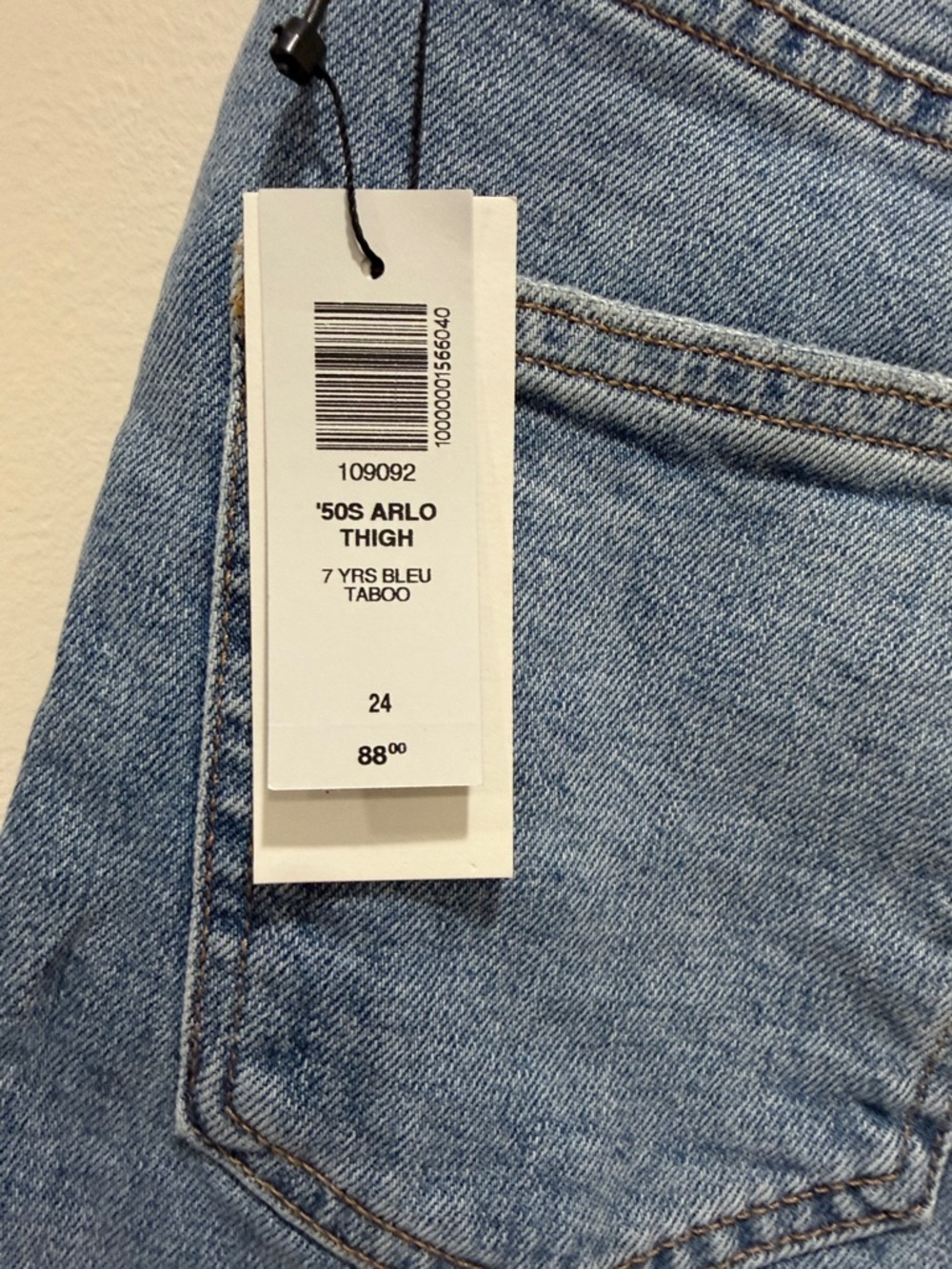 🆕 NWT Denim Forum The '50s Arlo Hi-Rise Denim Short Frayed in 7 Yrs Bleu Taboo - Picture 7 of 11